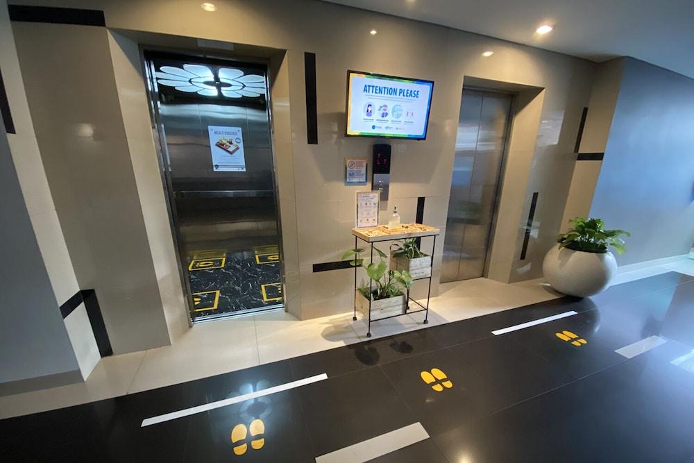 Hotel Fortunagrande Seturan Yogyakarta Eksteriør billede