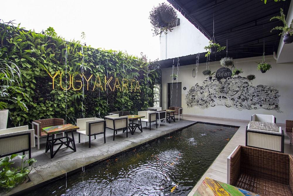 Hotel Fortunagrande Seturan Yogyakarta Eksteriør billede