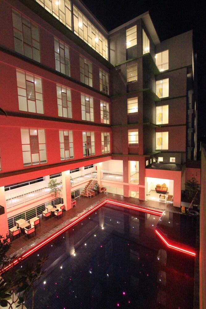 Hotel Fortunagrande Seturan Yogyakarta Eksteriør billede